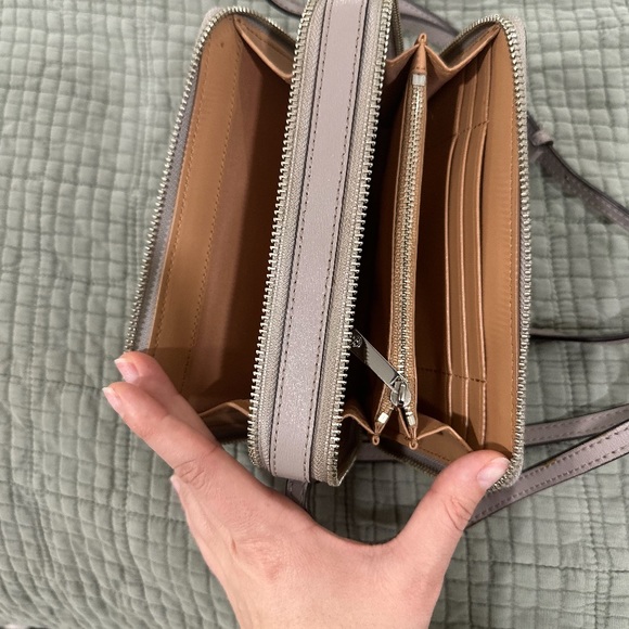 Tory Burch Parker Double Zipper Crossbody - Picture 4 of 4